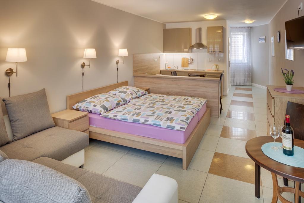 Apartements Studio 964 Líbeznice Eksteriør bilde