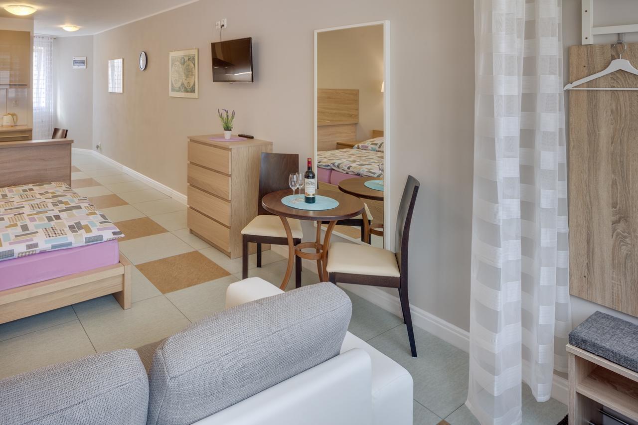 Apartements Studio 964 Líbeznice Eksteriør bilde